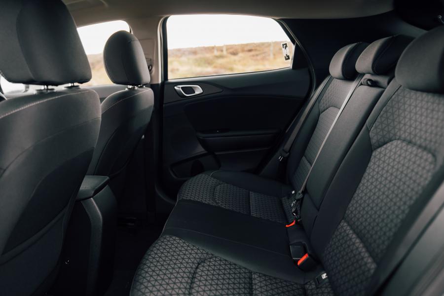 Интерьер Kia XCeed 1.0 T-GDi 2019 года  (UK) (фото 90 из 91)